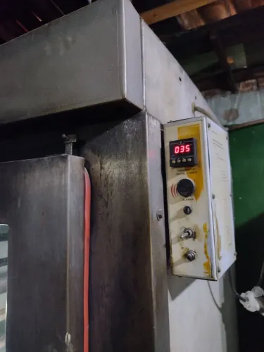 Forno Turbo Venâncio a Lenha 10 esteira com Chaminé