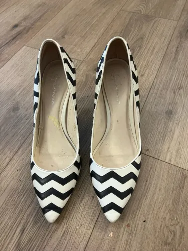 Scarpin Guilhermina Couro Legítimo P&B - Tamanho 37