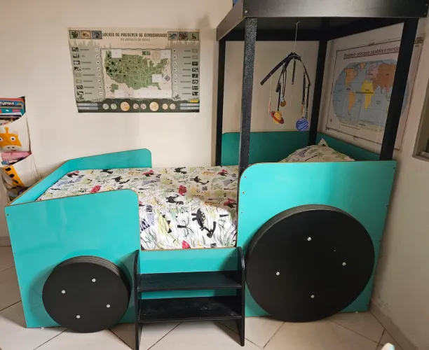 Cama Infantil Trator em Madeira Maciça 