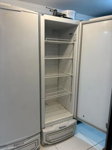 Vendo 2 freezer novos vertical