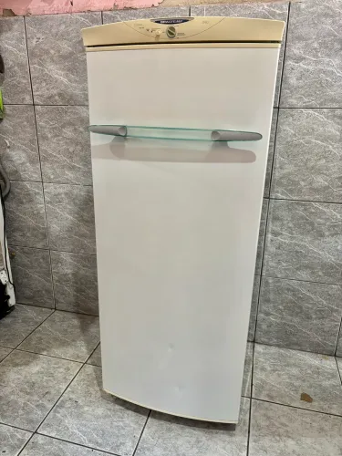 FREEZER BRASTEMP 240L FROST-FREE
