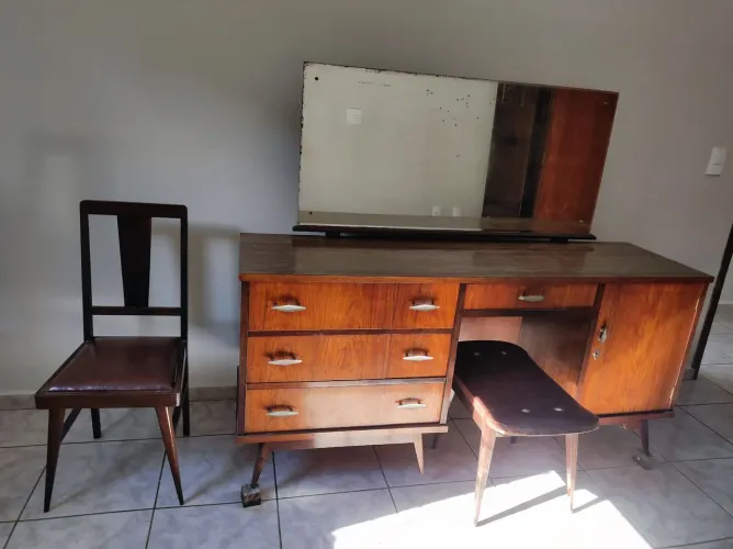 Jogo de quarto anos 70 moderno