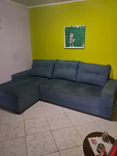 Vendo sofá acabamento de tecido.