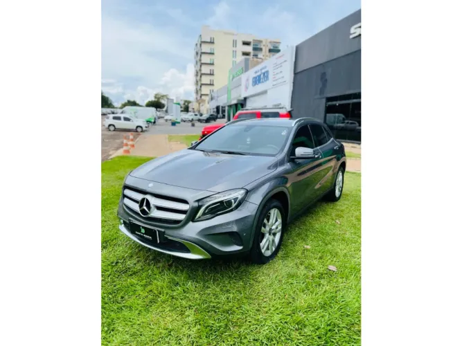 Mercedes-Benz GLA 200 Adv. 1.6/1.6 TB 16V Flex Aut. 2016