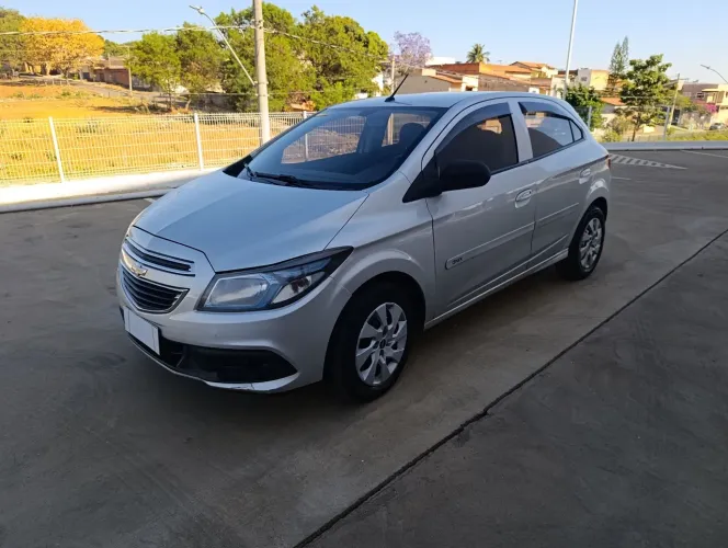 Chevrolet Onix Hatch LT 1.0 8V Flex Power Mec. 4P 2015