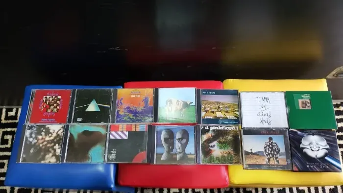 Coleção com 13 Cds Pink Floyd Sendo 3 boxes duplos +2 CDs do David Gilmour de brinde