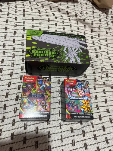 3 caixas Pokémon fechadas