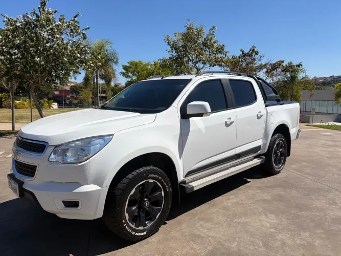 Chevrolet S10 Pick-up LT 2.8 TDI 4X2 CD Diesel AUT 2015