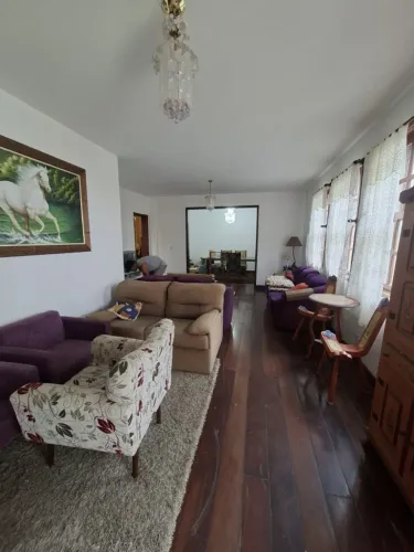 Casa para Locação em Teresópolis, Alto, 5 dormitórios, 1 suíte, 3 banheiros, 1 vaga