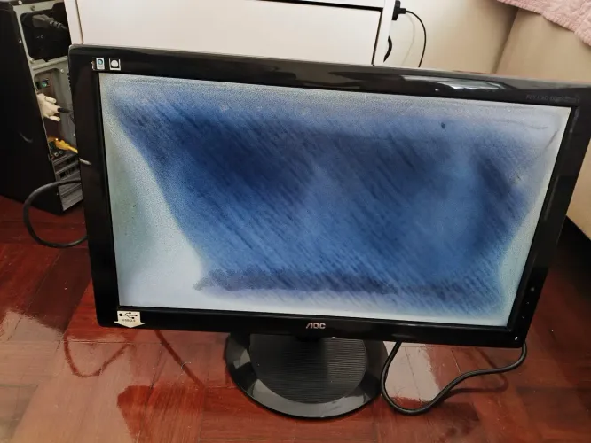 Monitor AOC 22 polegadas com defeitos, para retirada de peças (doação)