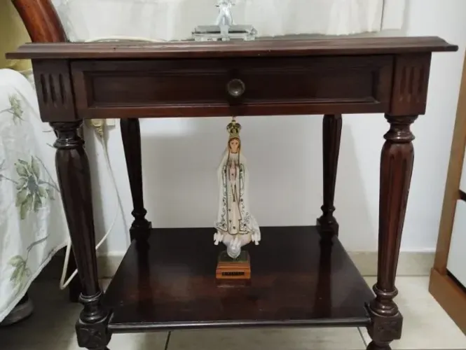 Mesa Lateral de Madeira Maciça - Estilo Clássico/Antigo