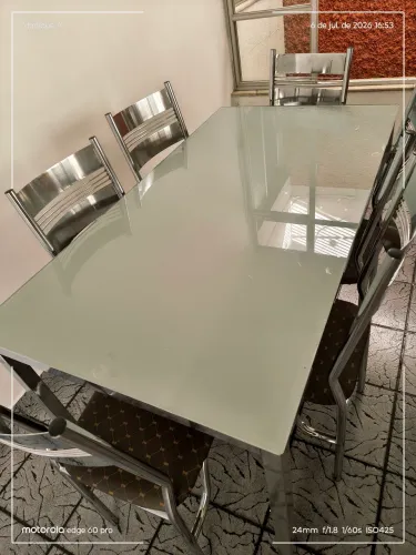 Mesa com cadeiras
