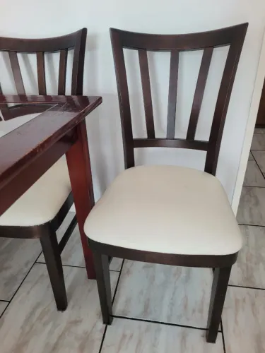 Mesa de vidro com 4 cadeiras