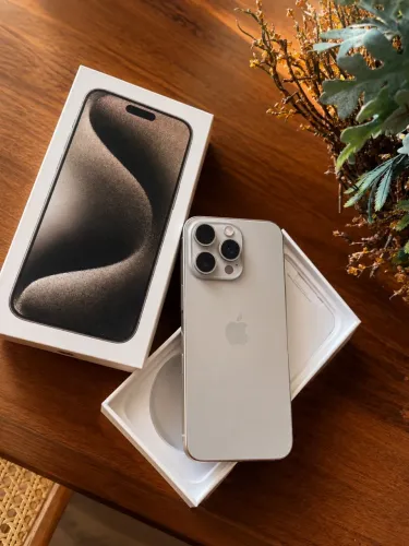 iPhone 15 pro Max 256 titânio