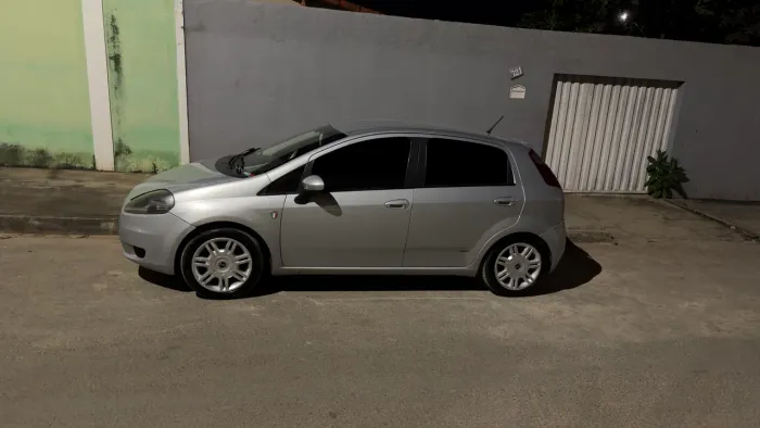 Fiat Punto Attractive Italia 1.4 F.flex 8V 5P 2012