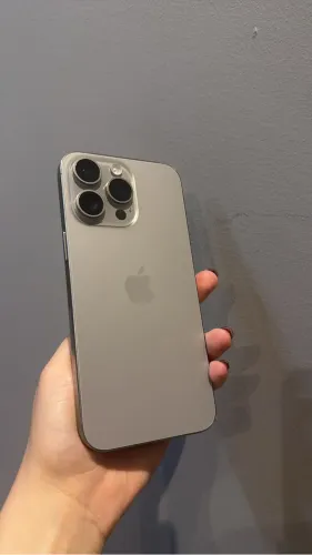 iPhone 15 Pro Max - 256GB -87%