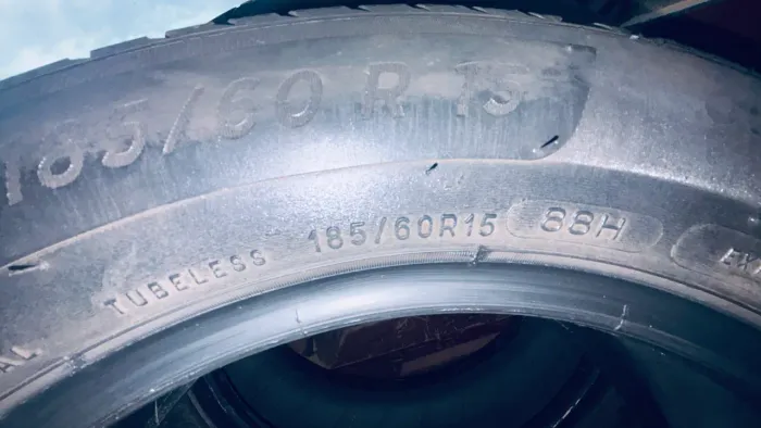 Pneu 185/60/15 usado michelin