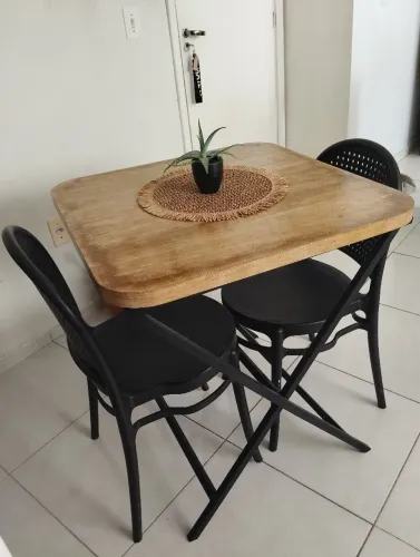 Mesa em Metalon c/ cadeiras