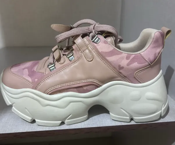 Tênis Chunky Feminino camuflado nude/rose num.37
