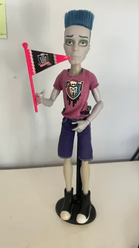 Boneco SloMo Monster High