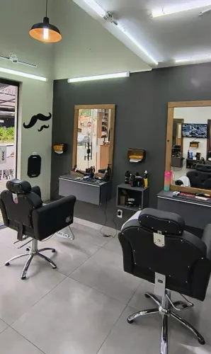 Cadeiras e móveis para salão ou barbearia 