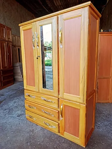 Guarda roupa de solteiro - 3 portas com espelho madeira maciça NOVO