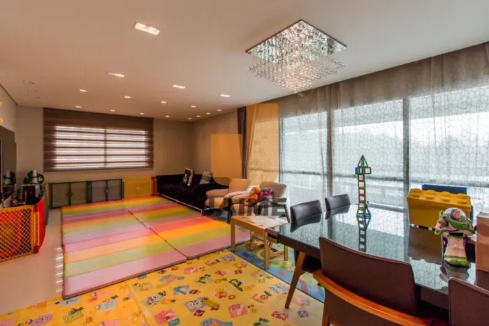 Apartamento 3 dorms 4 vagas na Rua Maracaí, Aclimação lazer completo