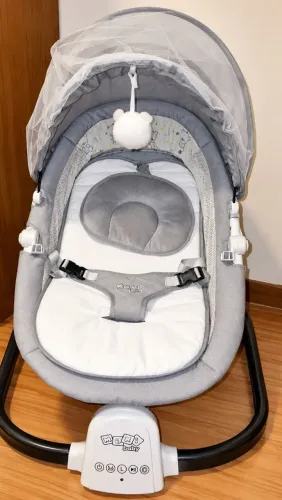 Cadeira de balanço elétrica Snug Maxi Baby