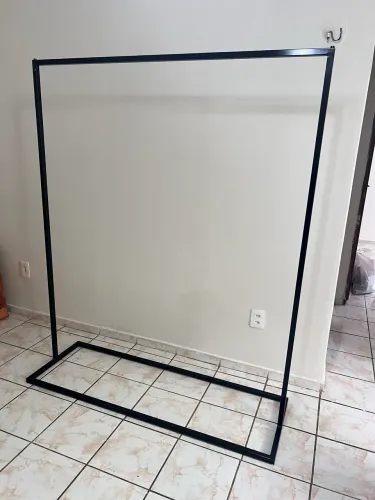 Arara metalon de chão
