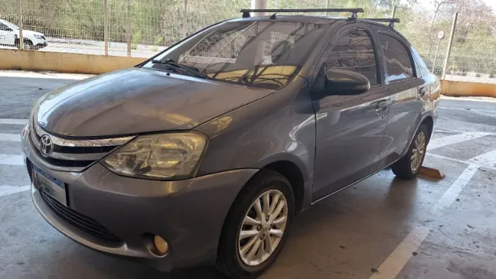 Toyota Etios XLS Sedan 1.5 Flex 16V 4P Mec. 2015