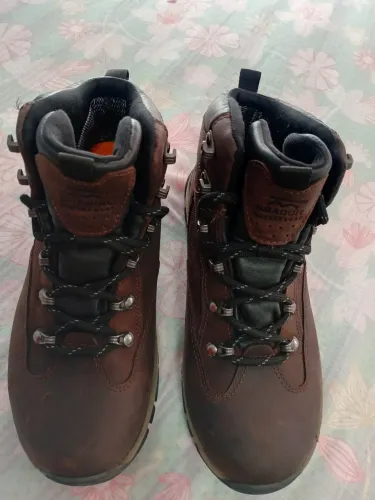 Vendo tenis Bradok impermeável