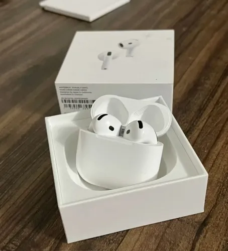 AirPods 4 com Cancelamento de ruído