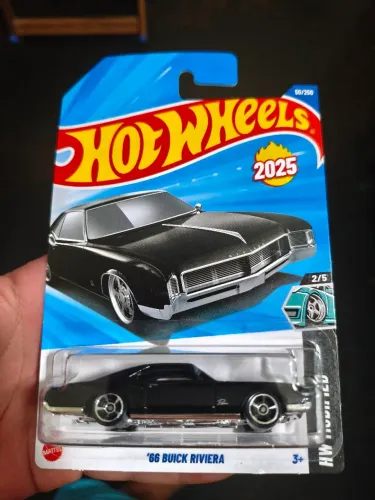 Hot Wheels Buick Riviera 66