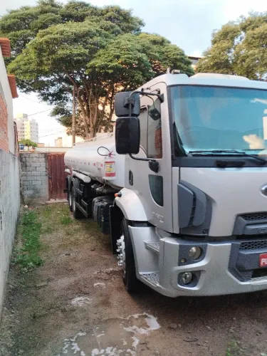 Caminhão Ford cargo 2429 ano 2013