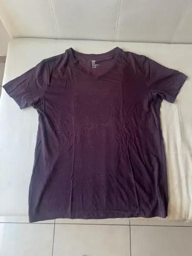 Camisa cor tinto H&M tamanho S algumas manchas 