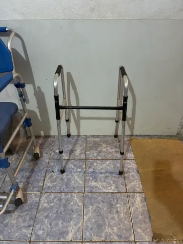 Andador articulado