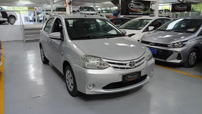 Toyota Etios X 1.3 Flex 16V 5P Mec. 2015