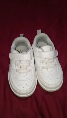 Vendo Sapato infantil branco unissex Tam 21