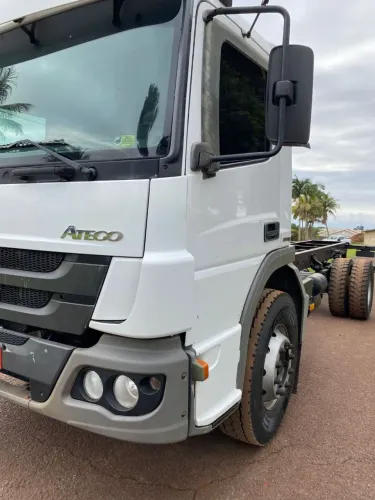 Mercedes atego 1726 único dono