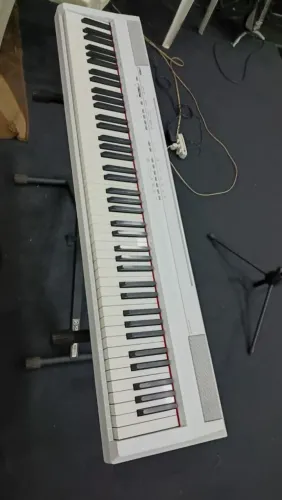 Piano Yamaha P-105