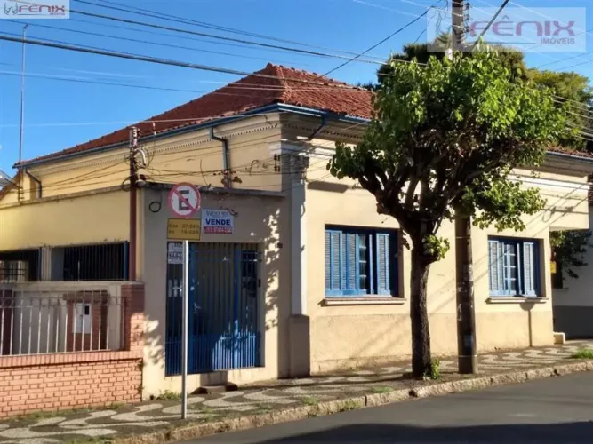 Casa de esquina a venda no centro de Araras/SP - Oportunidade para investidores