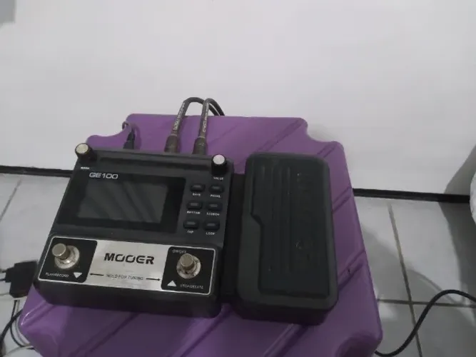MOOER GE100 Pedaleira de guitarra