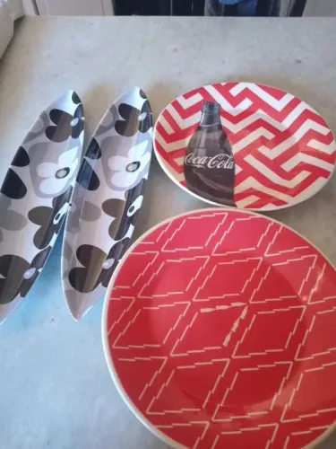 Pratos decorativo da Coca-Cola e dias boquinhas. Para seus petiscos