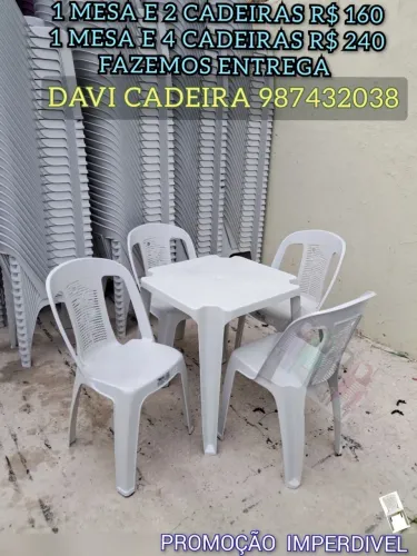 MESA MAIS CADEIRA DE PLASTICO QUATRO L LUGARES