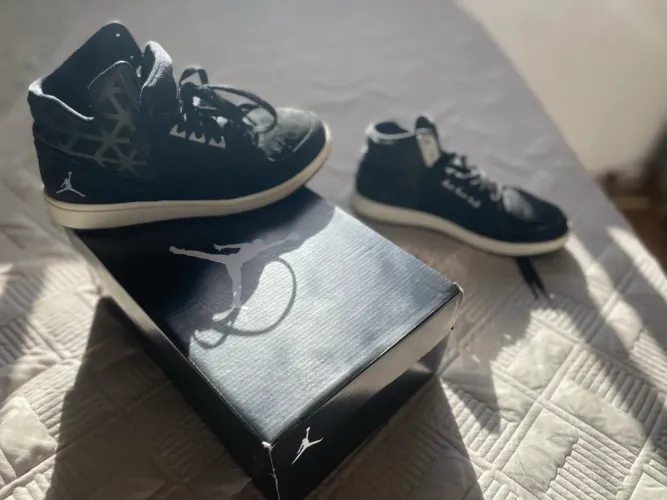 Air Jordan 1 Flight 3 mid preto 