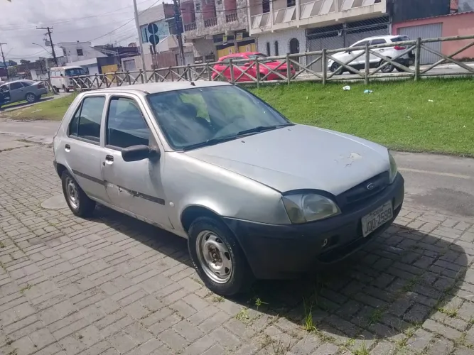 Ford Fiesta GL 1.0 5P 2001