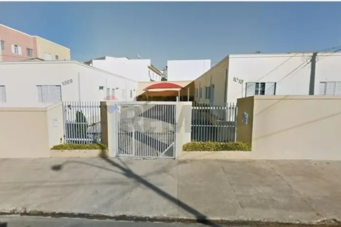 Apartamento térreo de dois dormitórios localizado no Jardim Paraíso