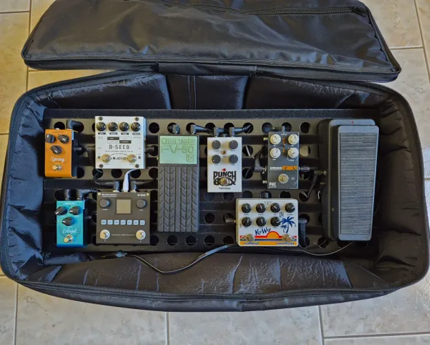 Pedais de guitarra + pedalboard