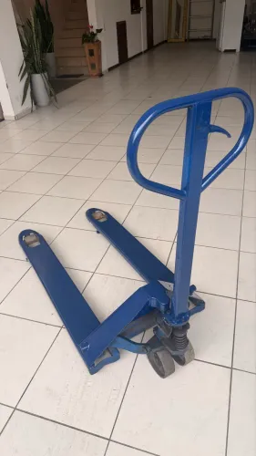 Paleteira 3 toneladas