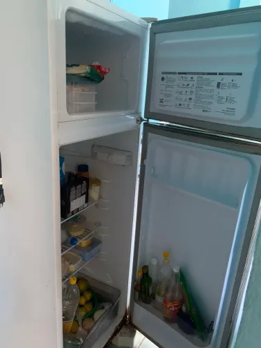 Troco ou vendo duas geladeiras